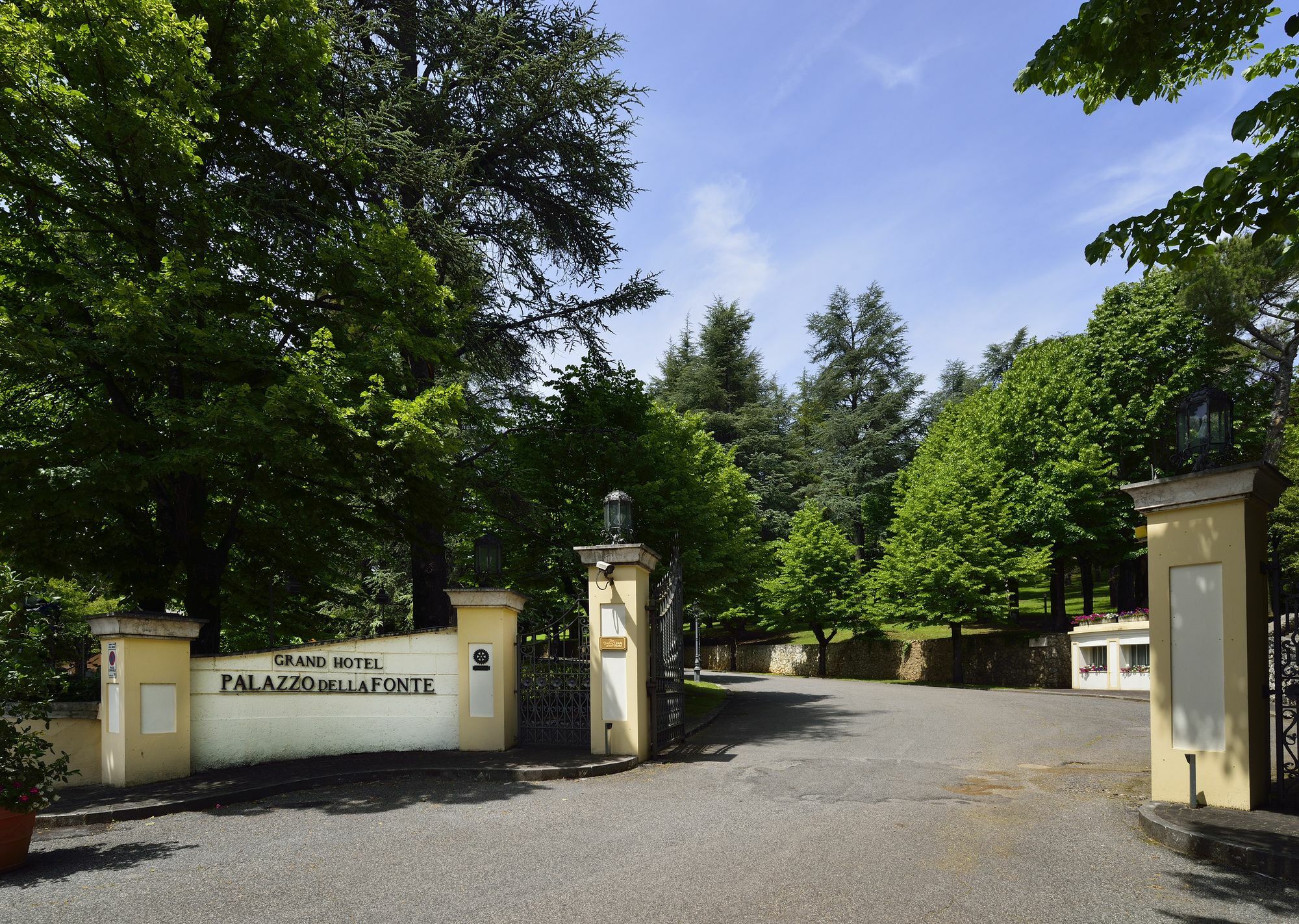 Grand Hotel Palazzo Della Fonte Fiuggi Exterior foto