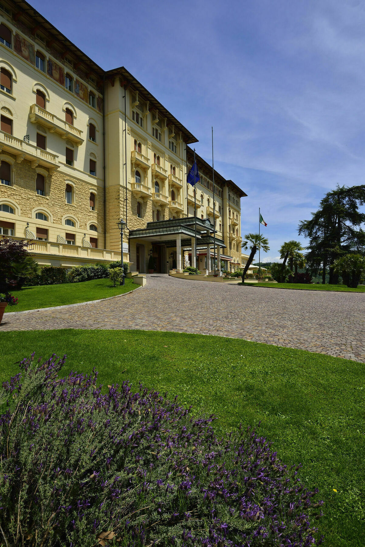 Grand Hotel Palazzo Della Fonte Fiuggi Exterior foto